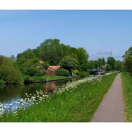 With 2 Bedrooms * Halbemond