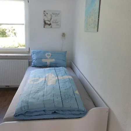 With 2 Bedrooms * Halbemond