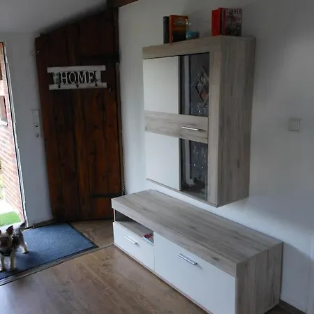 With 2 Bedrooms Ferienhaus Halbemond