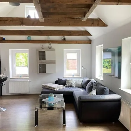 With 2 Bedrooms * Halbemond